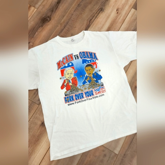 McCain vs Obama XL White T-shirt - Picture 1 of 2